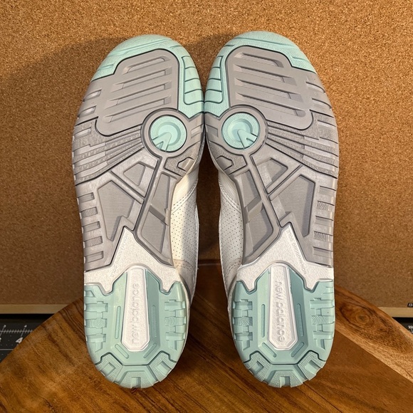 New balance
550
'white winter fog'
Bran new - Picture 5 of 8